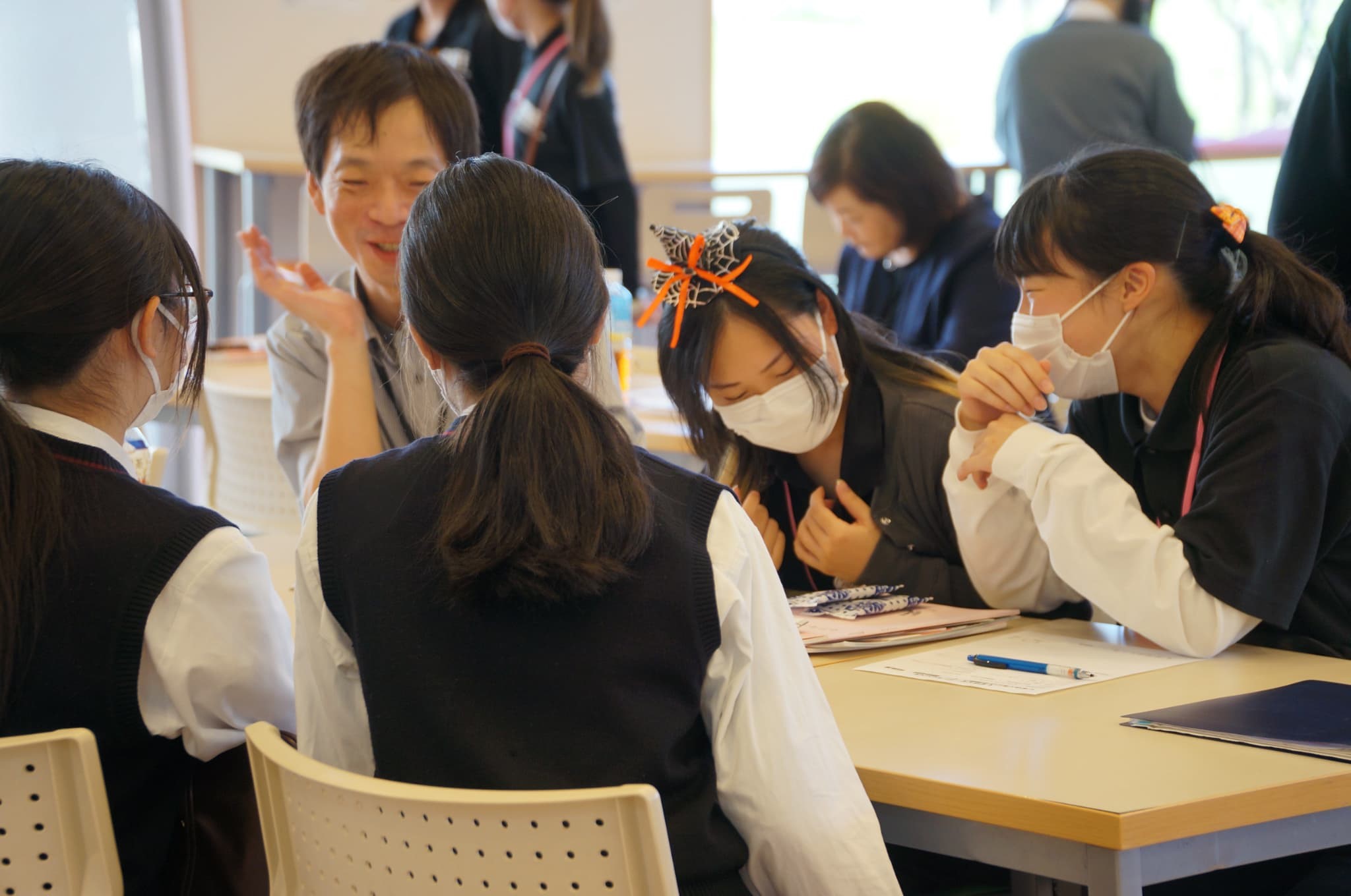 しずふく生と教員とお話コーナー写真