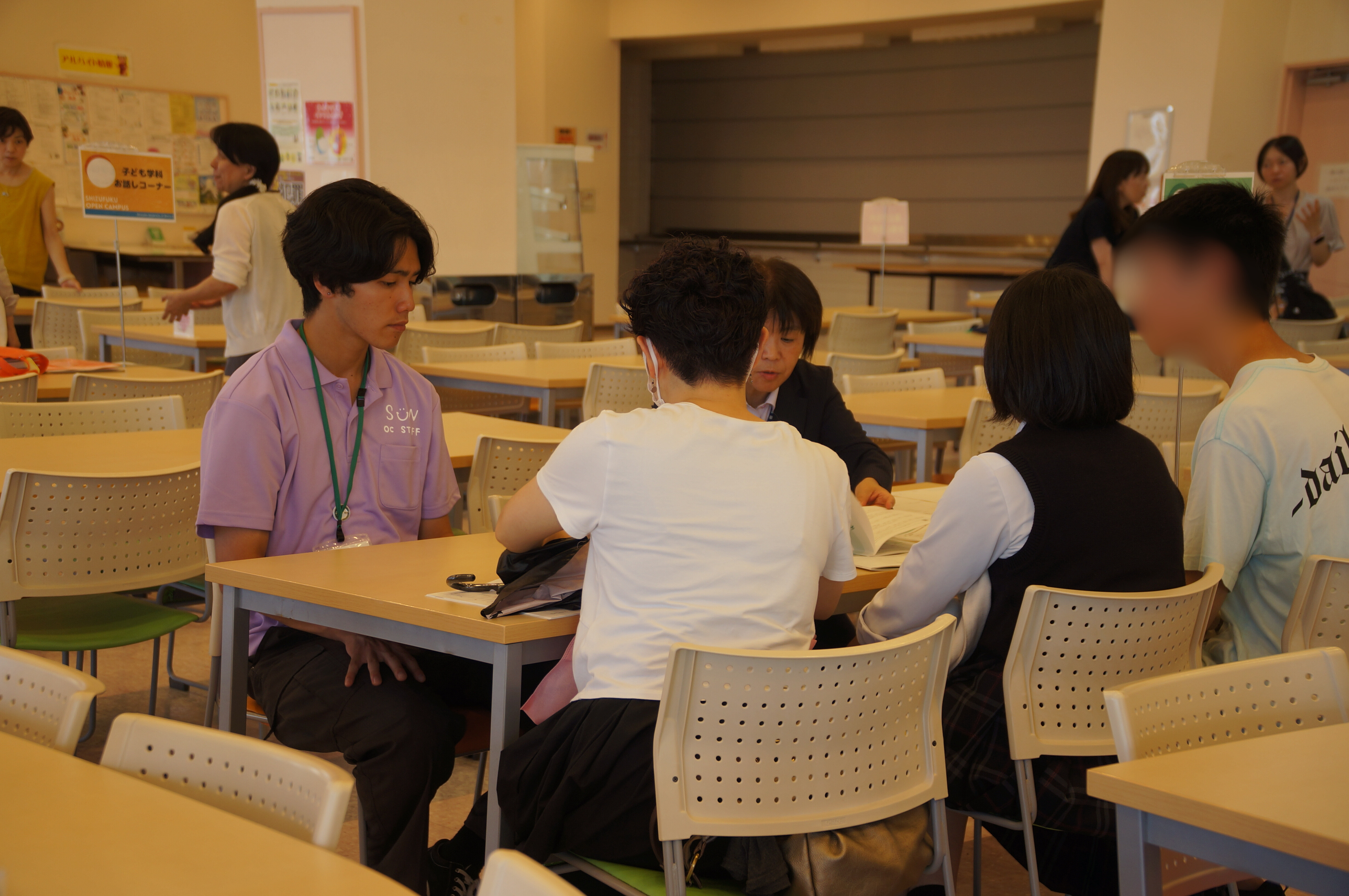 しずふく生と教員とお話コーナー写真