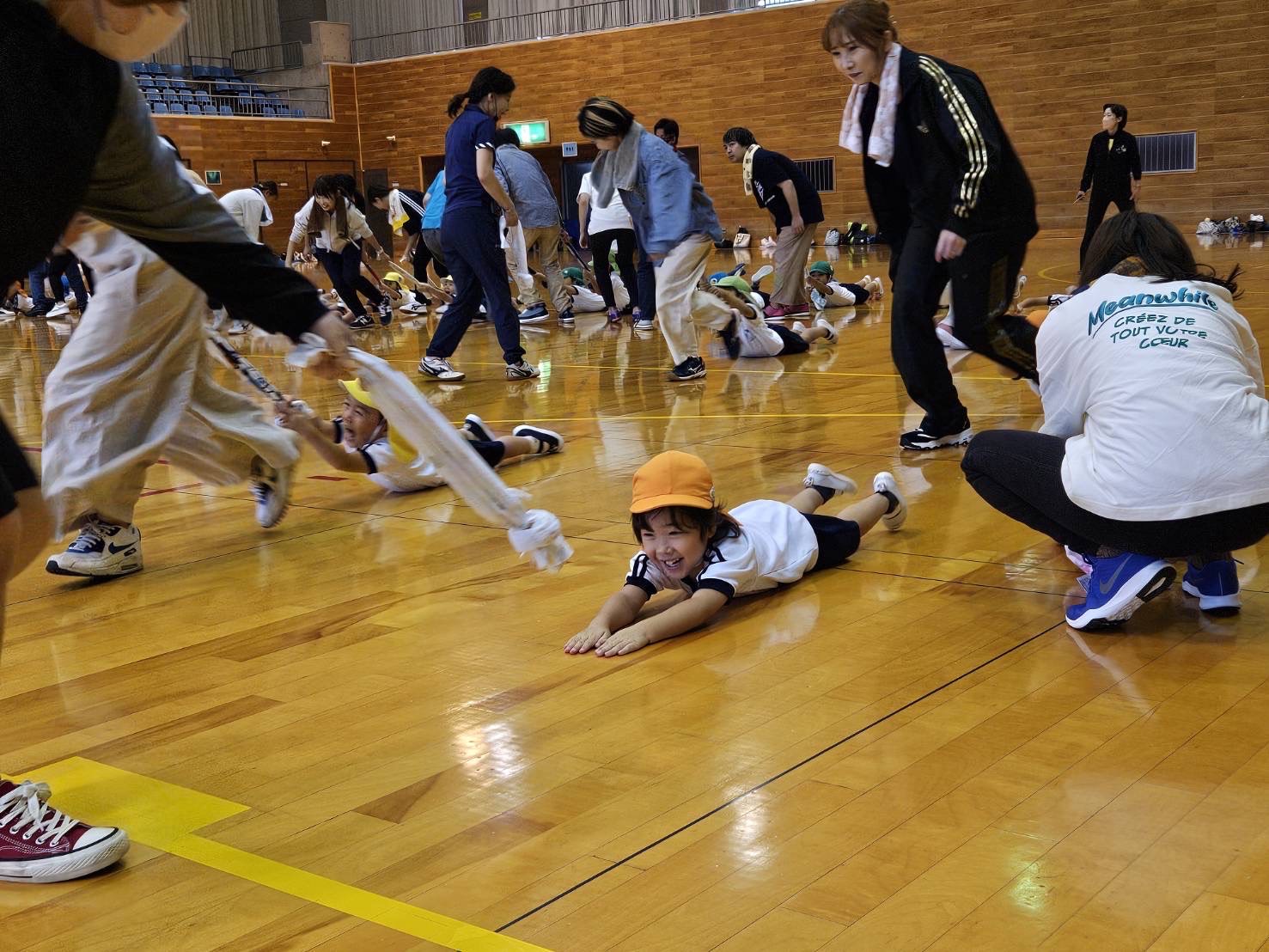 親子運動あそびの様子