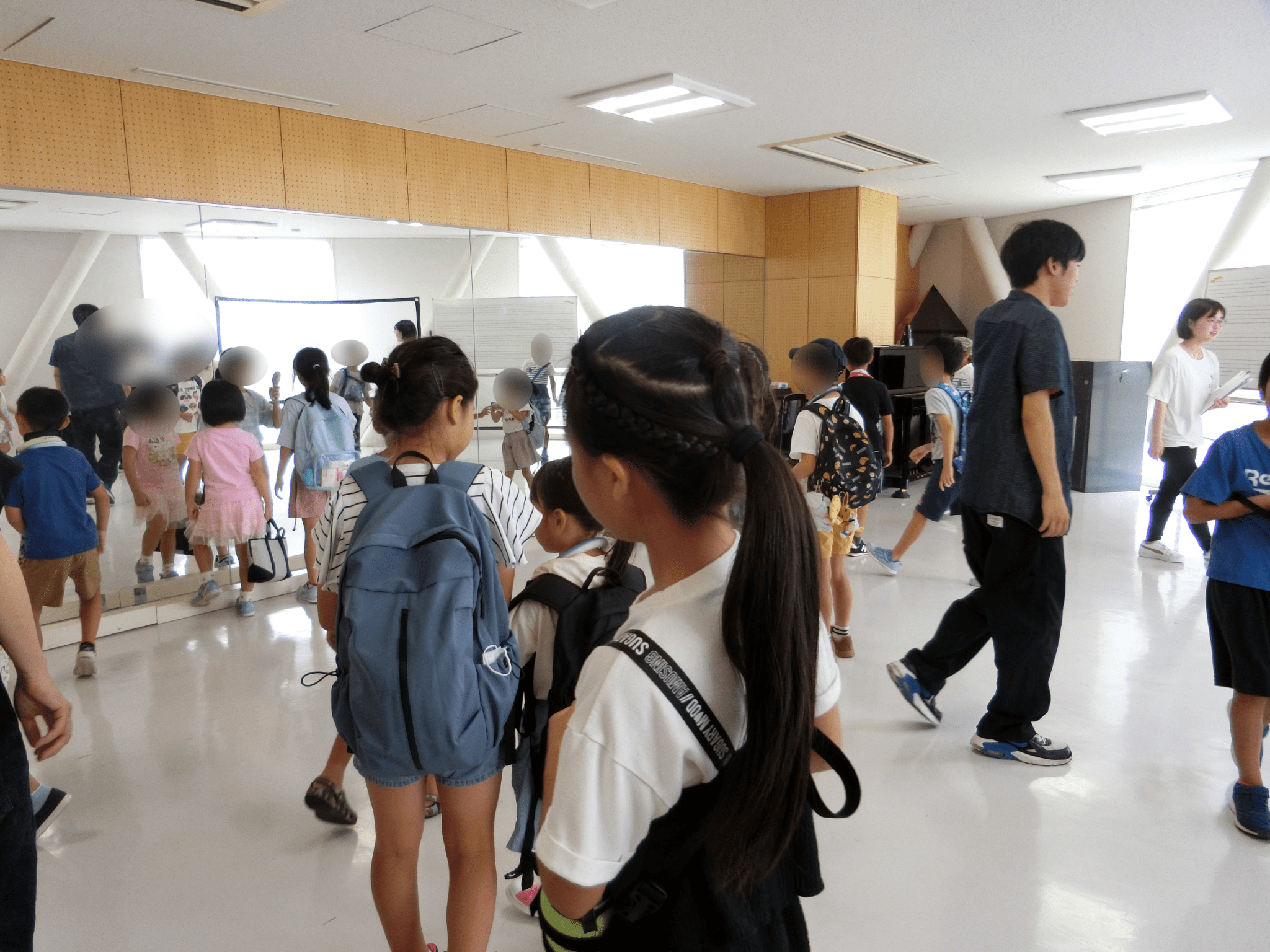 大学内探検の様子