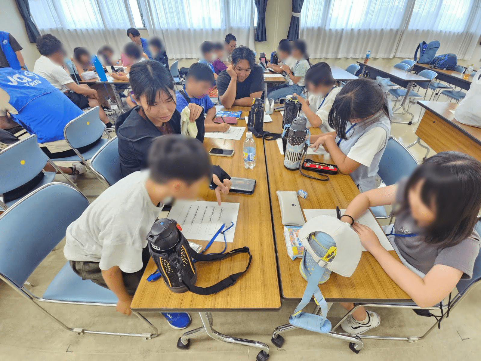 参加者が打合せをしている様子