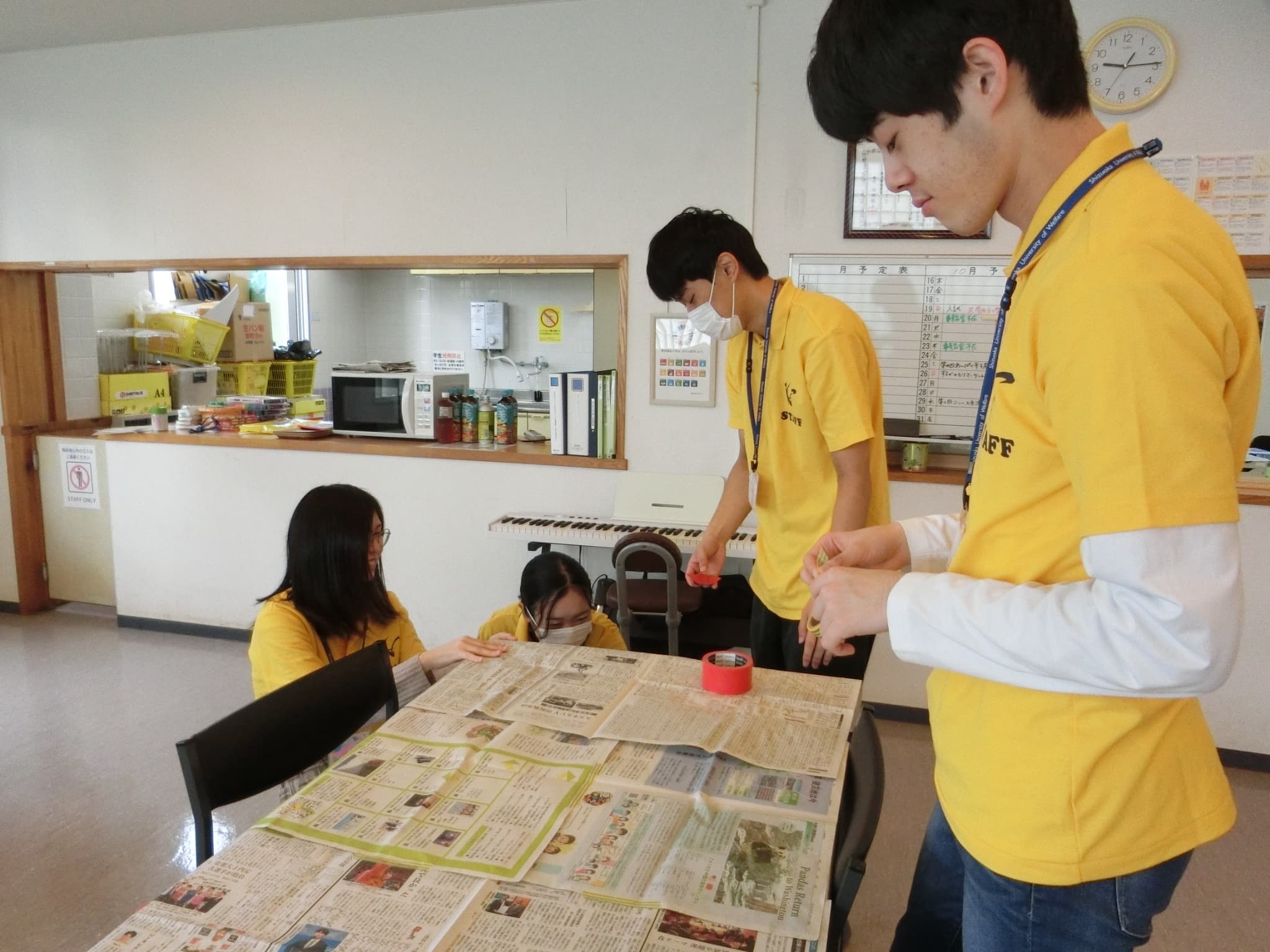 わんぱく寺子屋スタッフ準備中の様子