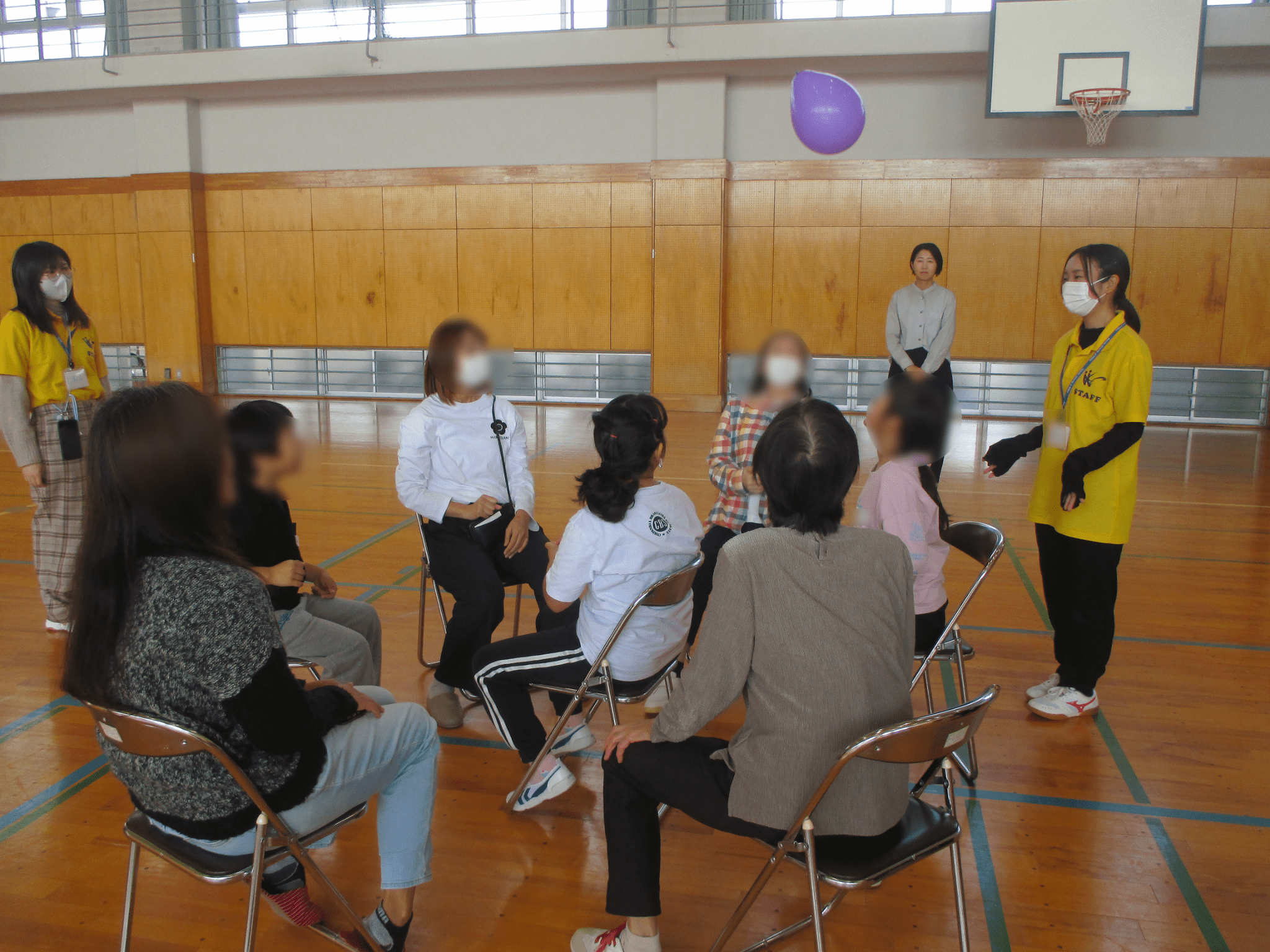 風船バレーをしている様子