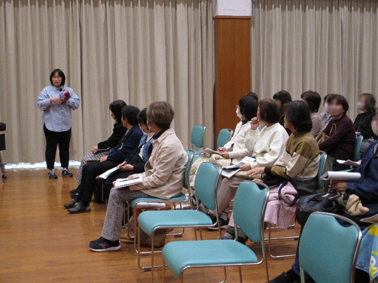 哲学対話についての説明の様子