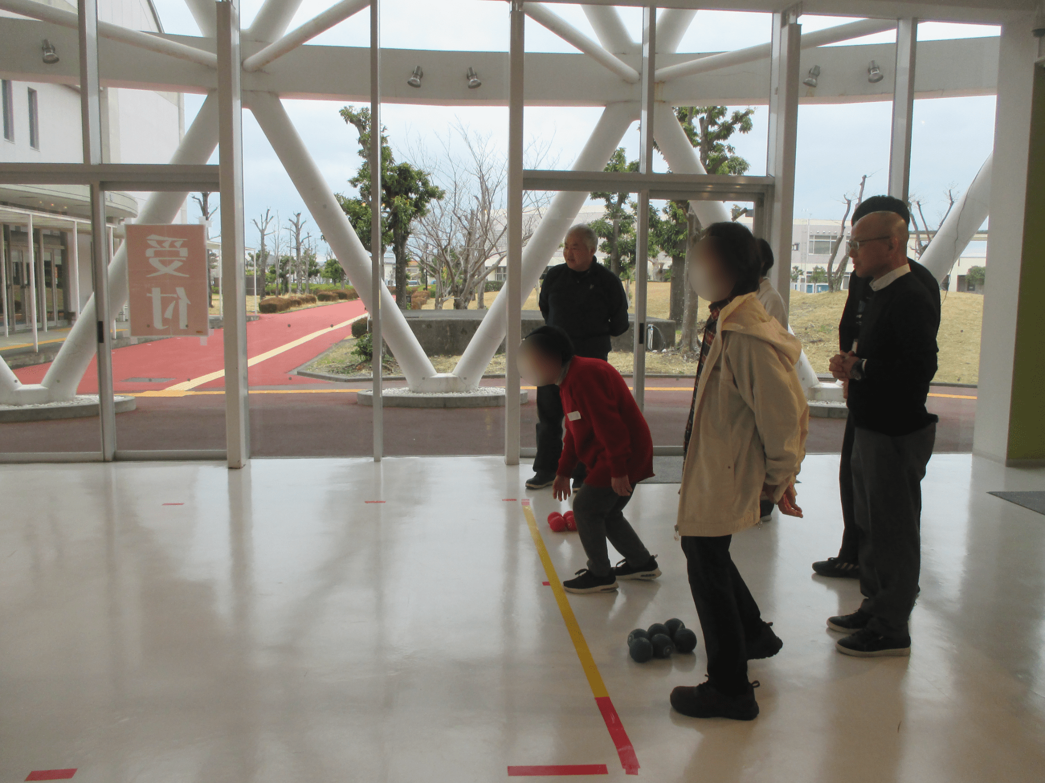 ボッチャをしている様子